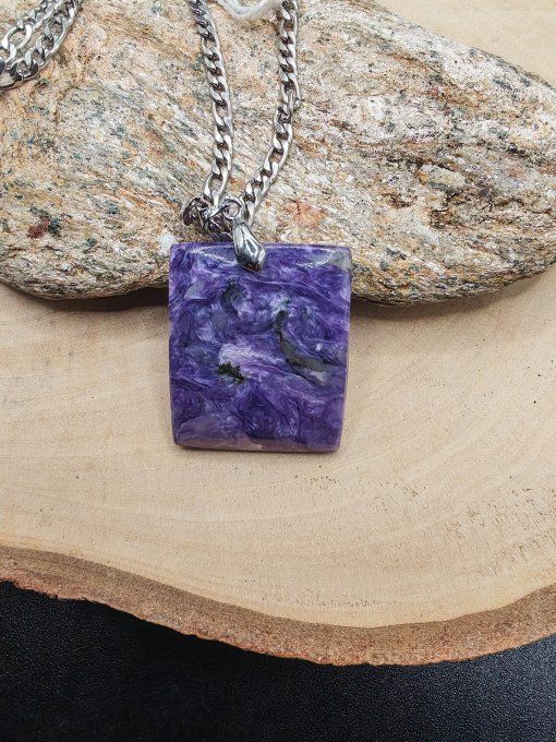 Pendentif en Charoïte naturelle